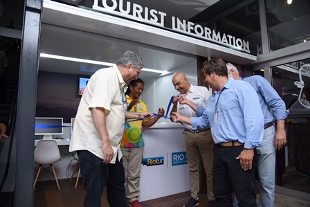 Riotur inaugura novos postos de informações