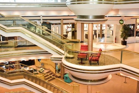 Pullmantur Cruzeiros revitaliza navio Monarch