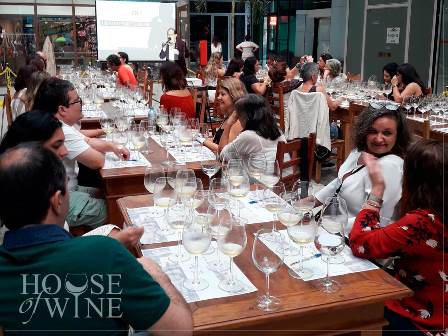 House of Wine promove evento com vinho e cinema