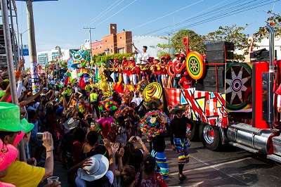 Descubra os melhores destinos para pular carnaval na América Latina