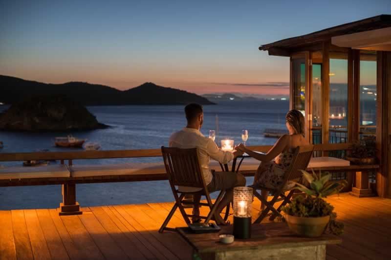 Hotel de Búzios faz convite de celebração natalina e Réveillon